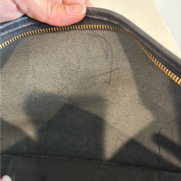 Carriage Court Black Crossbody Leather Bag. Vintage EUC - Picture 8 of 10